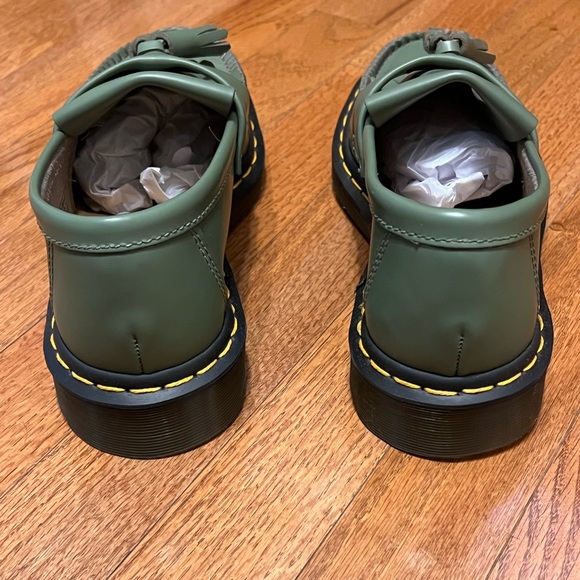 NEW Dr. Martens Olive Tassel Loafers women’s sz8 - Picture 2 of 7